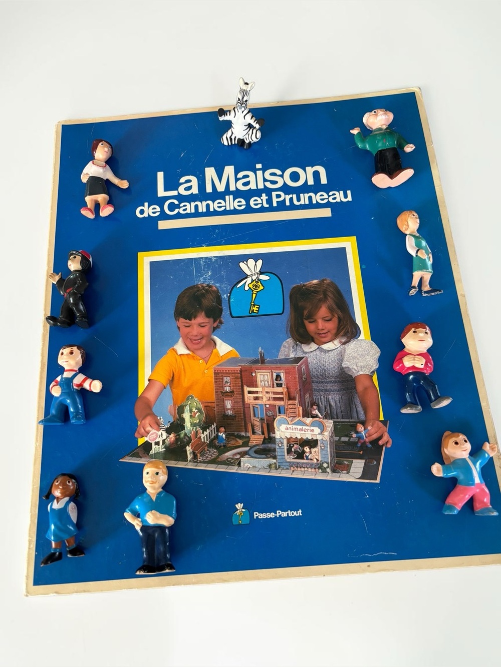 Vintage Passe-Partout La Maison Cannelle Pruneau Playset 10 Figures Quebec